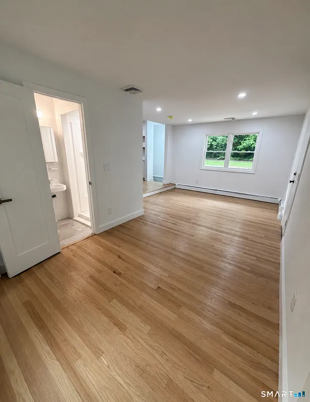 106 Glenwood Road Photo 6