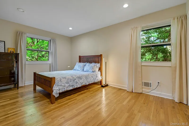 19 York Drive Photo 29