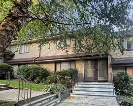 2437 Bedford Street  #C18