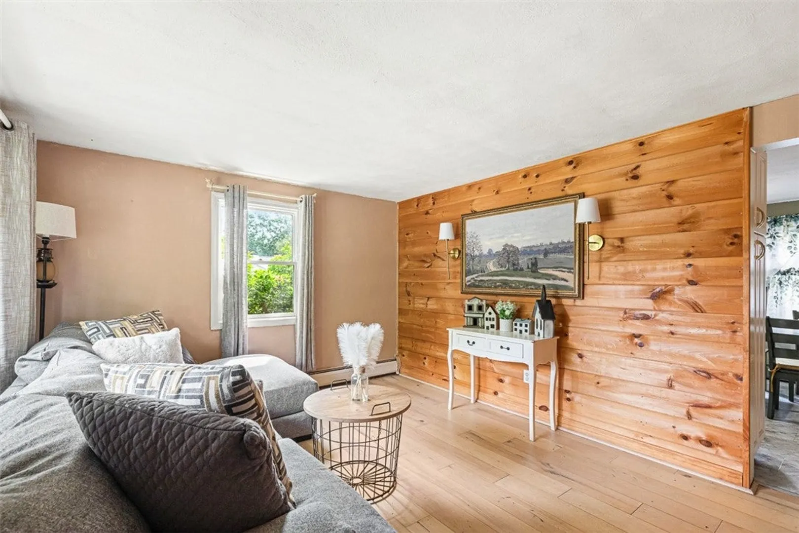 8 Hampden Road Photo 2