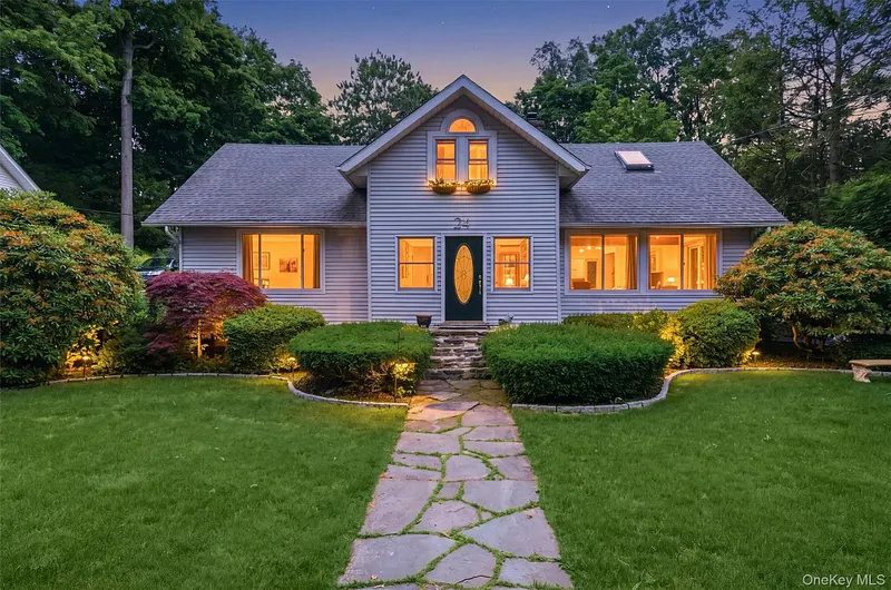 24 Tamarack Road Photo 1