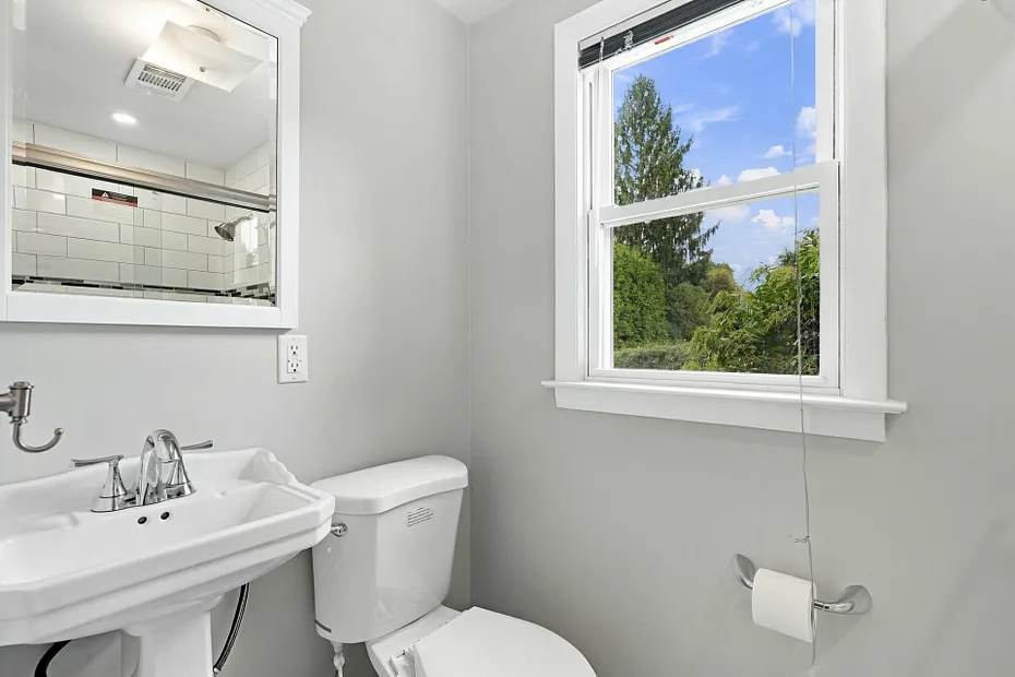 7 Frost Lane Photo 20