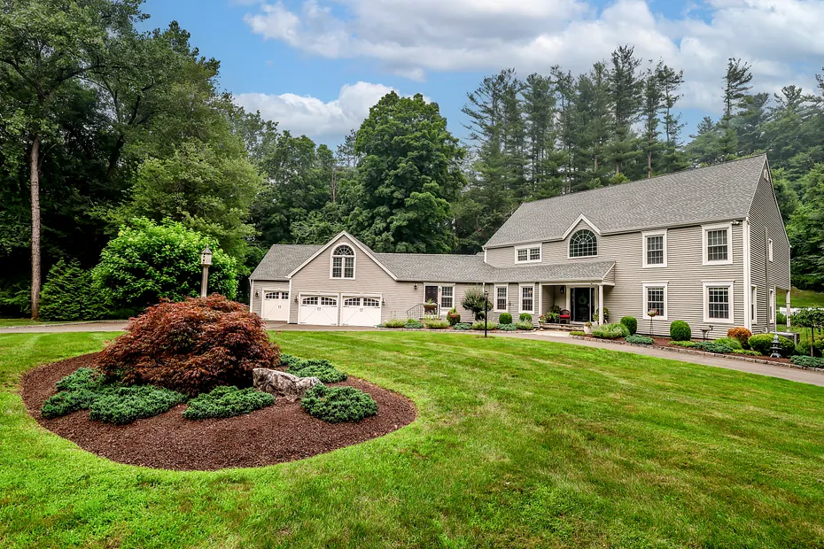 9 Hidden Brook Drive Photo 37
