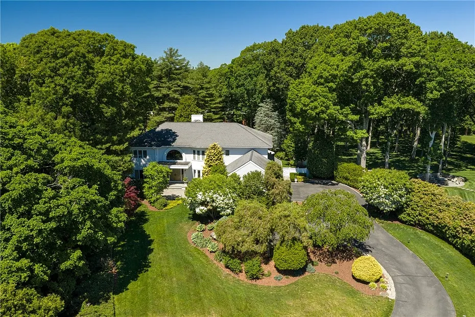 4 Jones Circle Photo 2