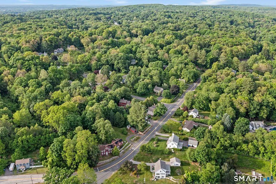 539 Hopewell Road Photo 7