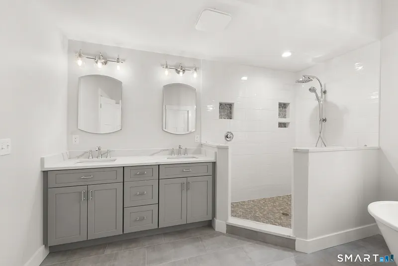 16 Bel Aire Lane Photo 9