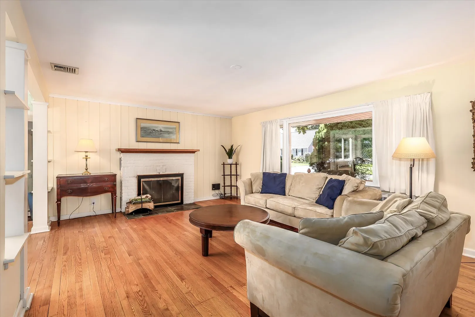 86 Crown Street Photo 5
