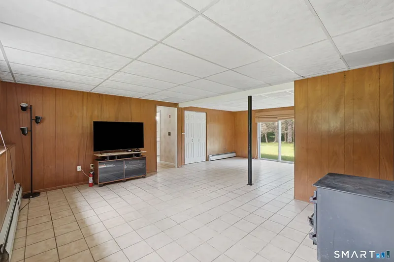 385 Cotton Hill Road Photo 21