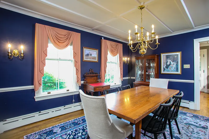 55 Marion Ave Photo 15