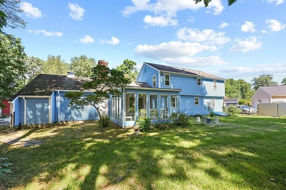 84 Brewster Rd Photo 32