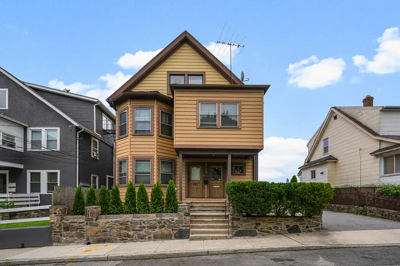 124 Pelham Street Photo 1