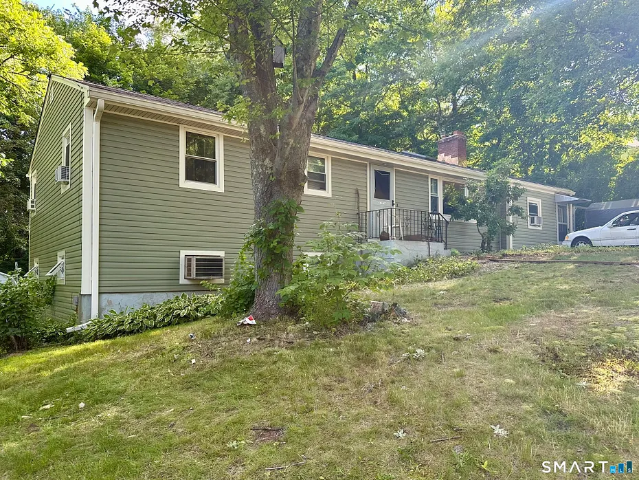 670 Benham Street Photo 2