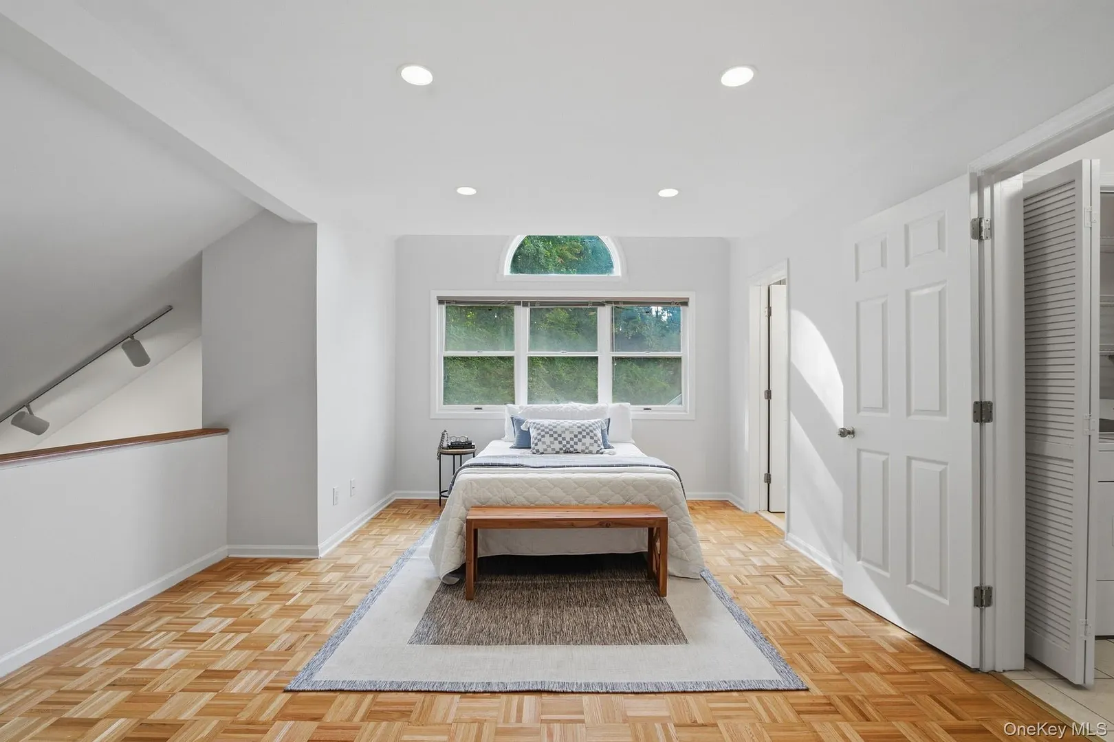 1452 Iroquois Street Photo 10