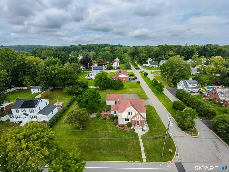 147 Old Mill Road Photo 10