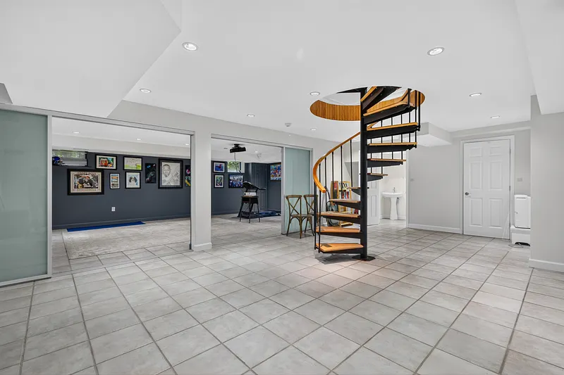 191 Beechmont Drive Photo 42