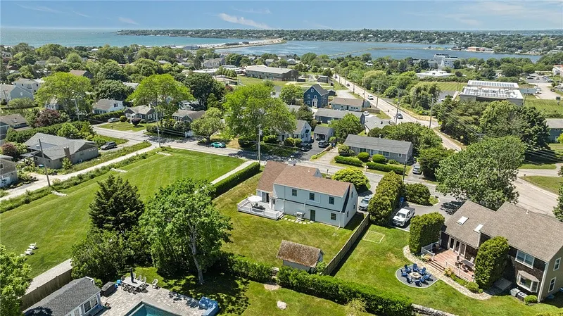 14 Wolcott Avenue Photo 44