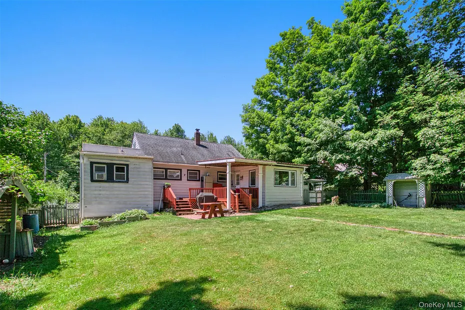 32 Mager Avenue Photo 23