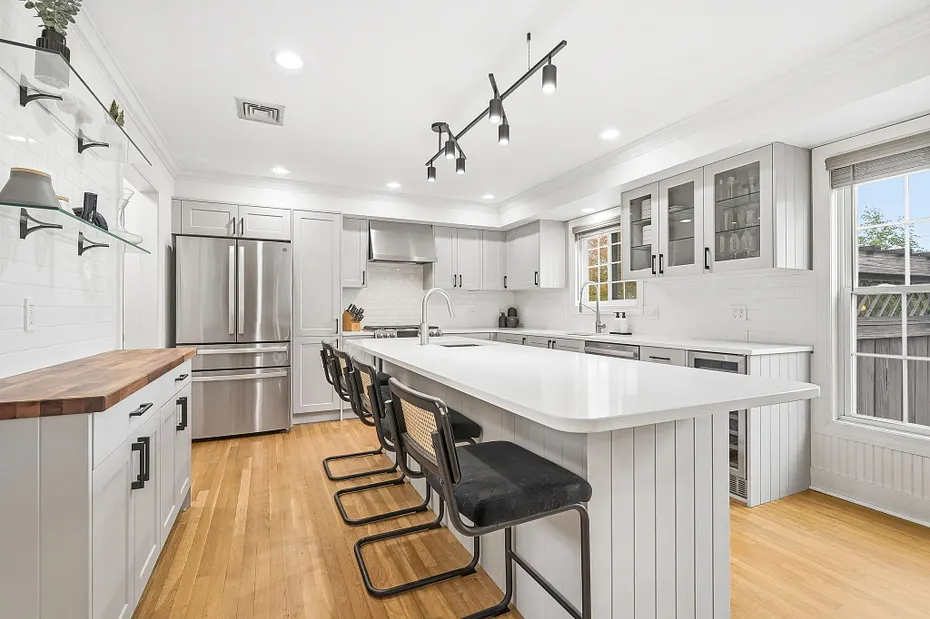 80 Third Avenue Photo 4