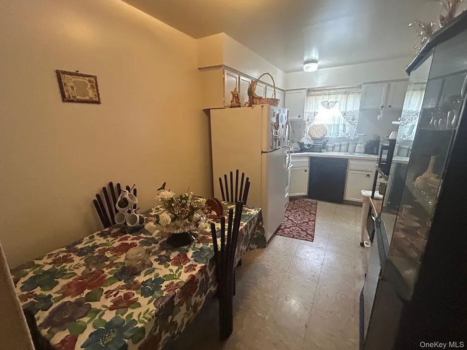 107 Sneden Place W #107 Photo 9