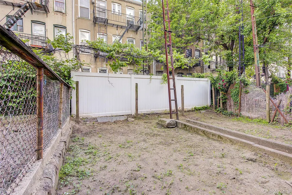 1718 Himrod Street Photo 30