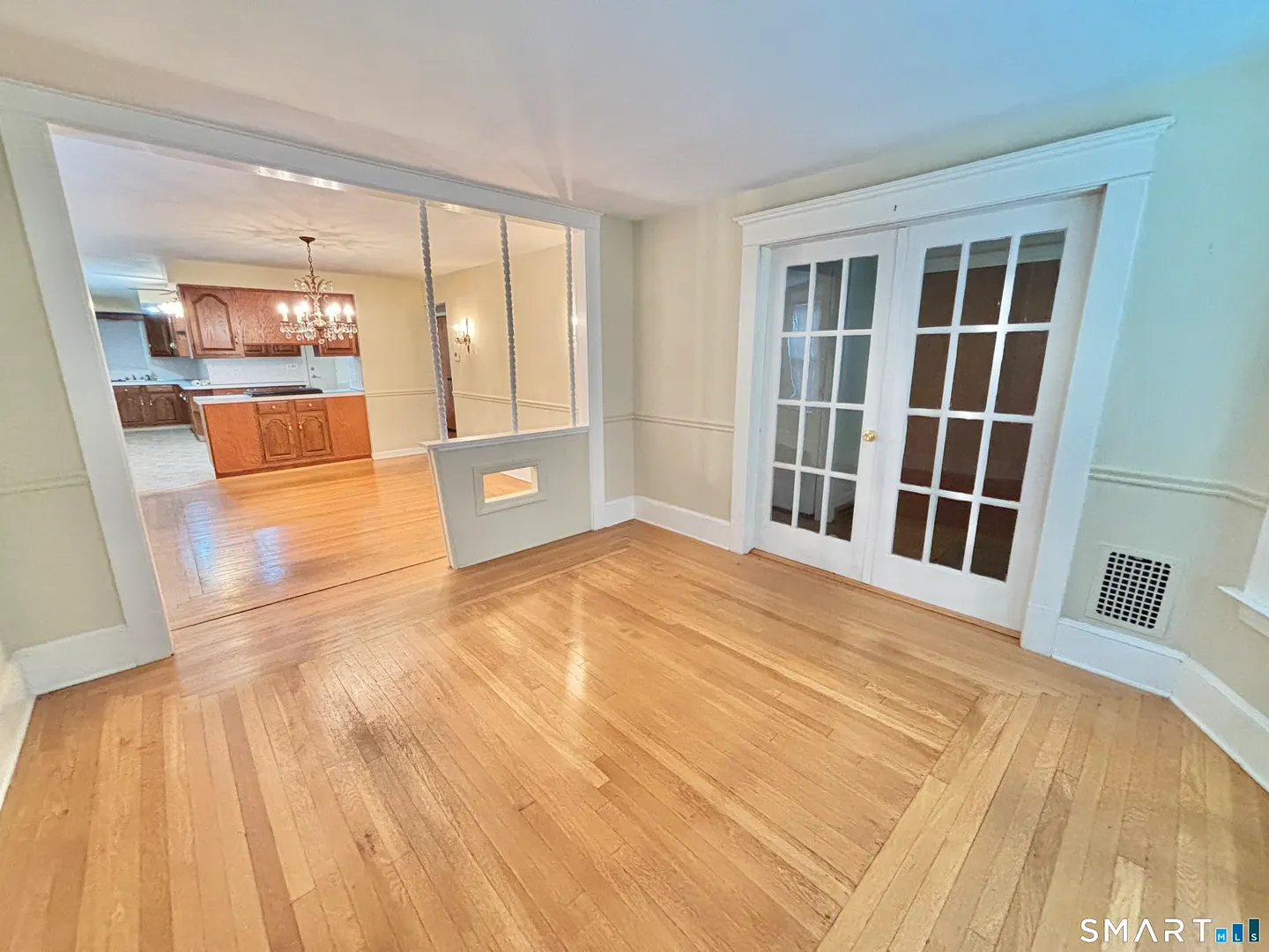 697 Washington Avenue Photo 13