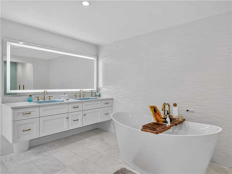 34 Lanphere Road Photo 22