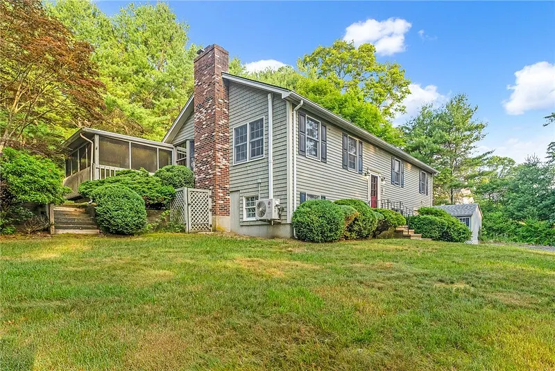 590 Shannock Road Photo 2
