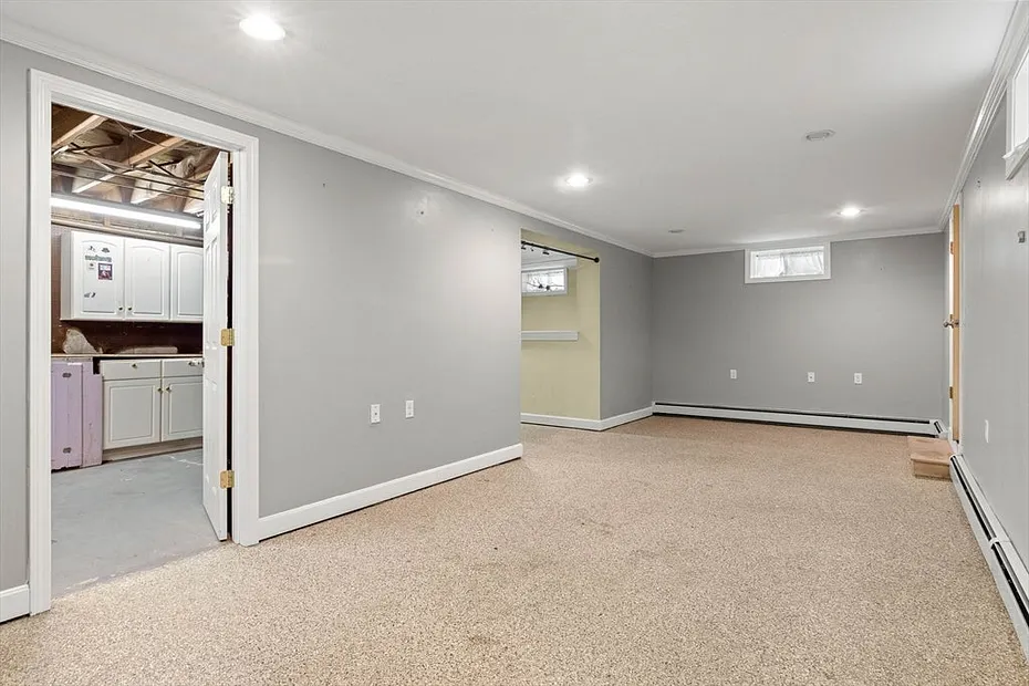 85 Gile St Photo 20