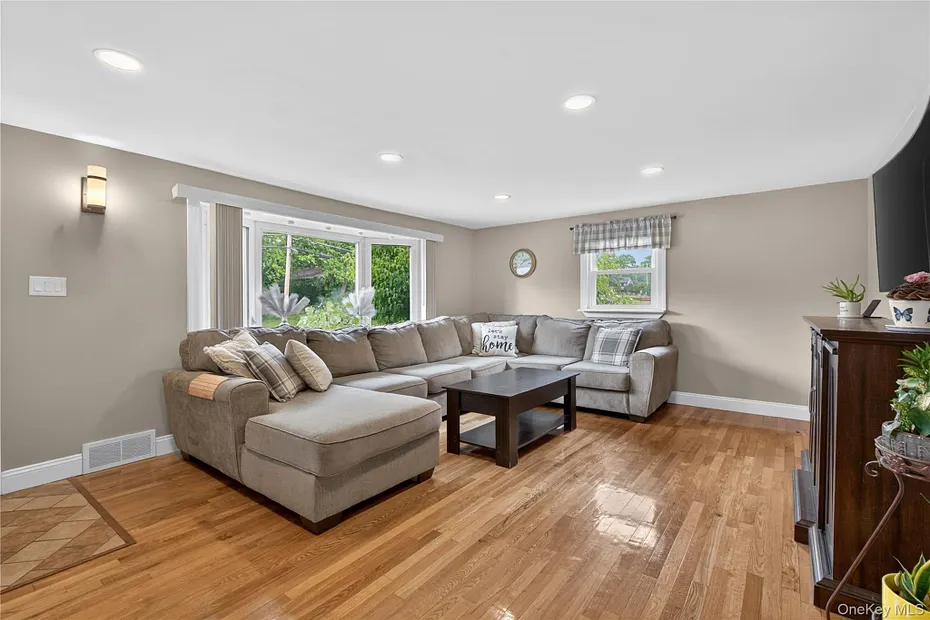 9 Arbor Drive Photo 5