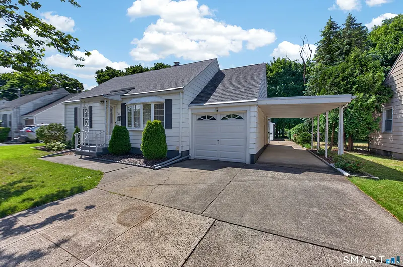 60 Gilbert Avenue Photo 25