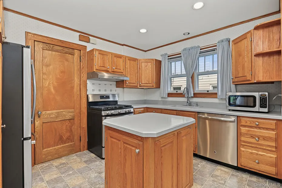 1118 Hudson Avenue Photo 9