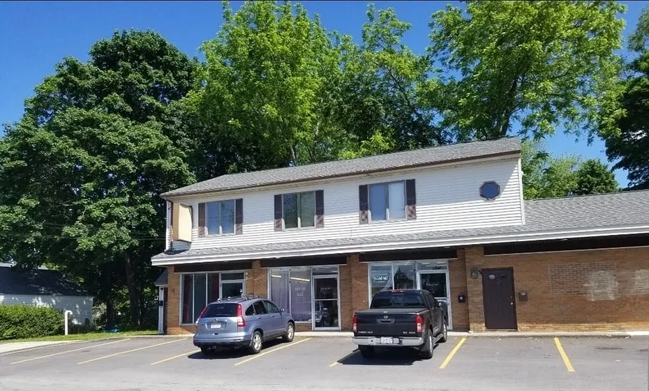2 Fairlawn Ave #2 Photo 4