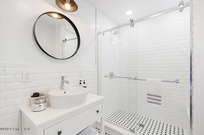 70 Gregory Road Photo 23