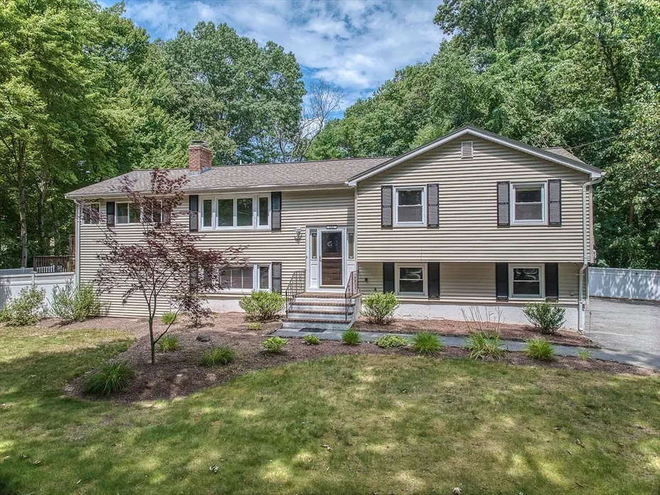 680 East Street Photo 1