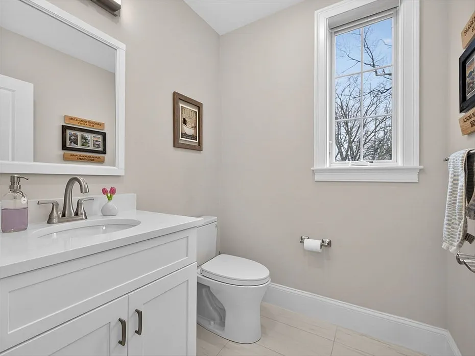 49-51 Brown Ave #49 Photo 11