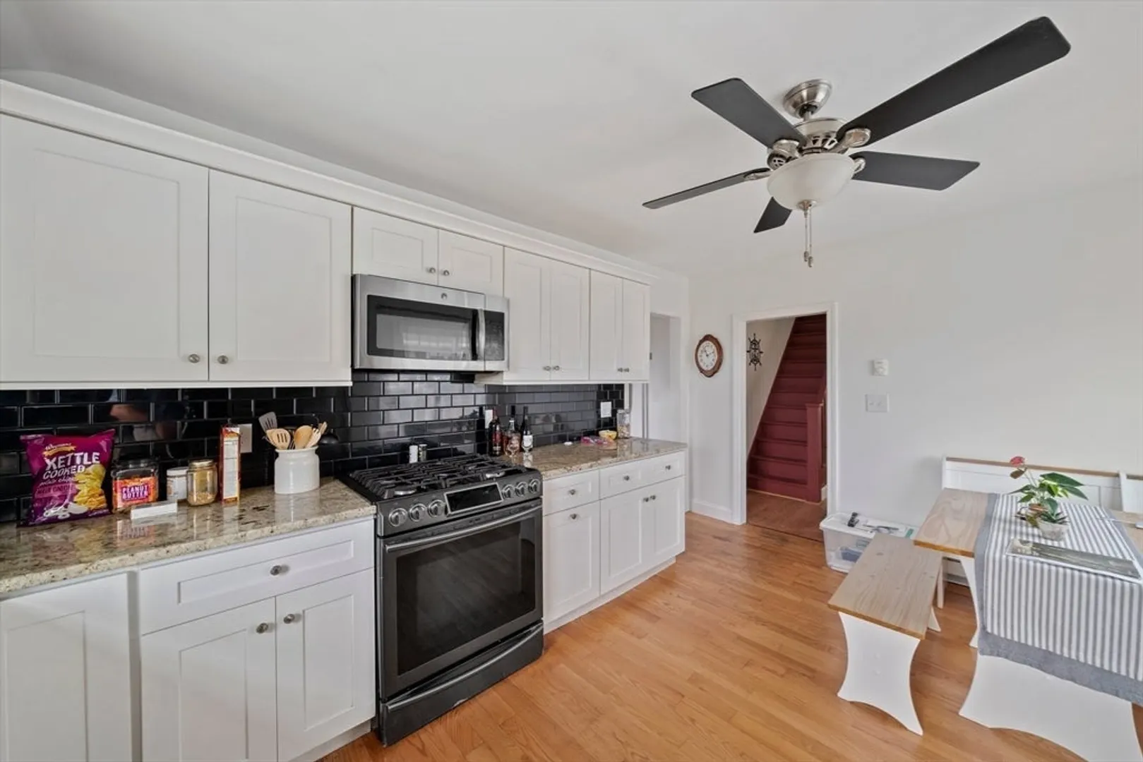 55 Central St Photo 18