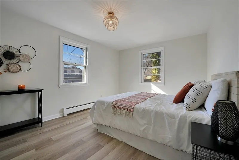 10 Saratoga St Photo 21