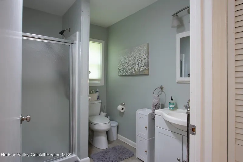 75 Oak Leaf Drive Photo 13