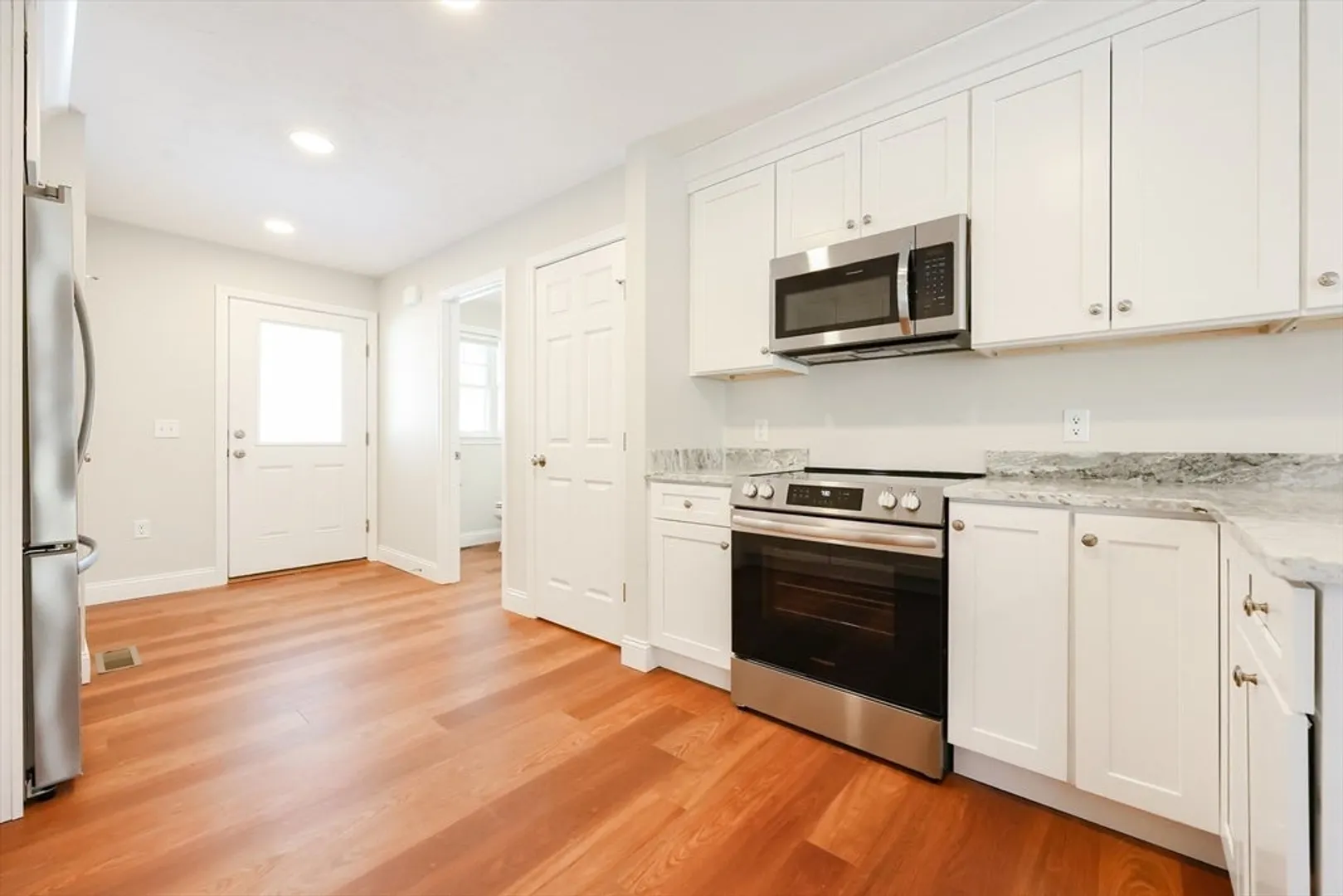 60 Oak Street  #B Photo 5