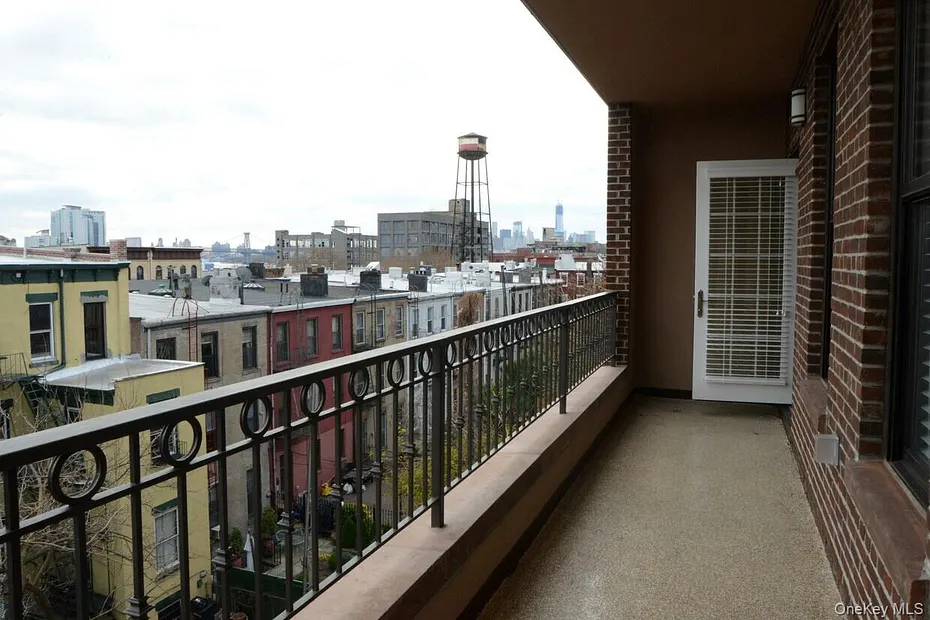 114 Greenpoint Avenue Photo 22