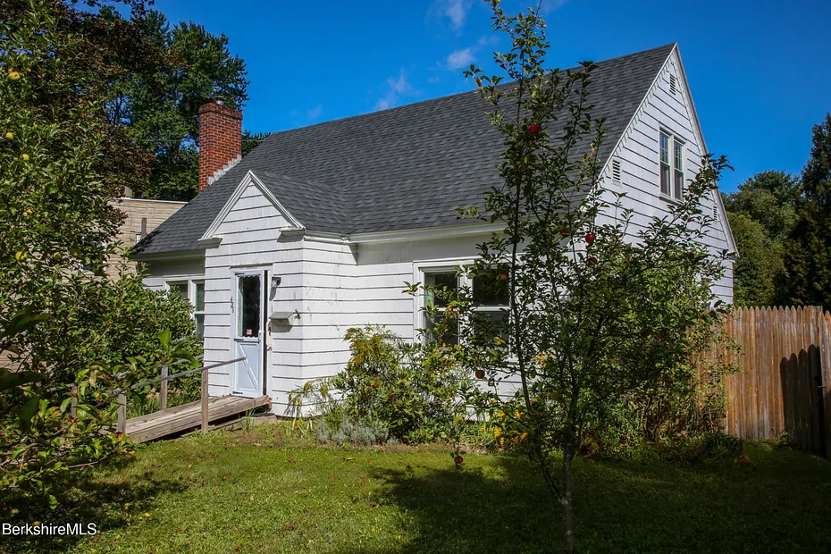 421 Elm St Photo 28