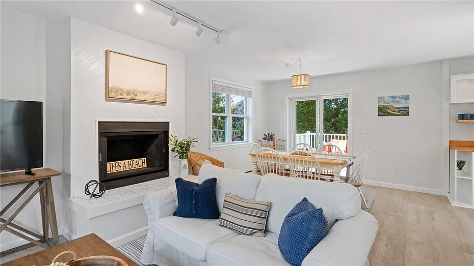 152 Tuckerman Avenue  #7 Photo 6