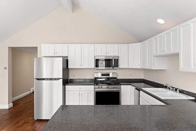 52 Bearskin Neck Photo 14