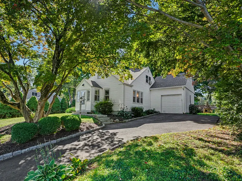 14 Koger Road Photo 2