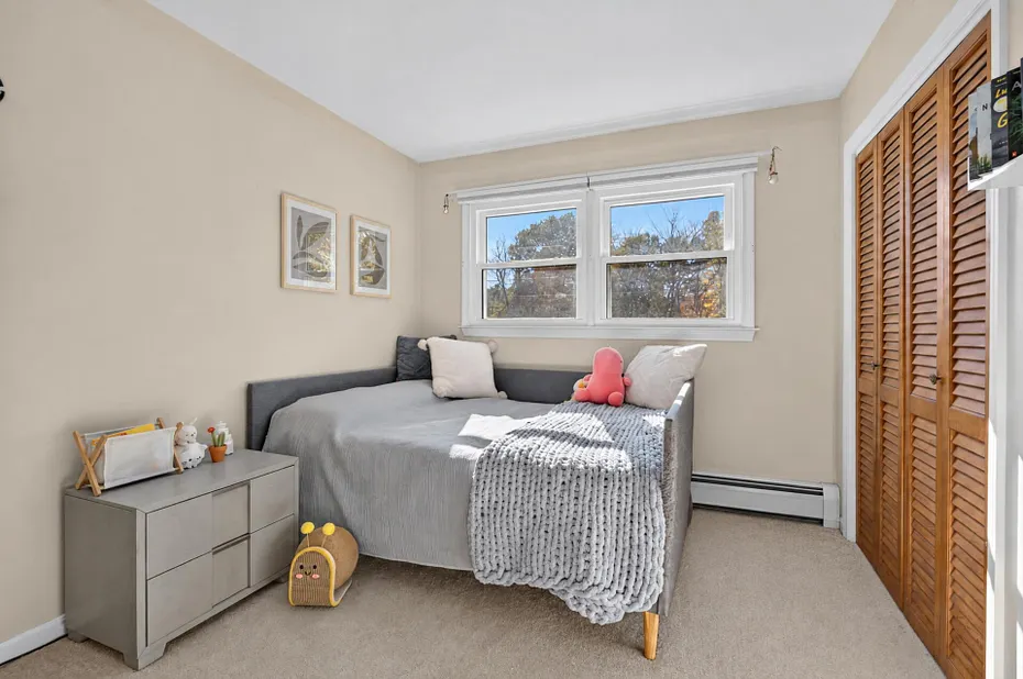 144 Lindley Ter Photo 17