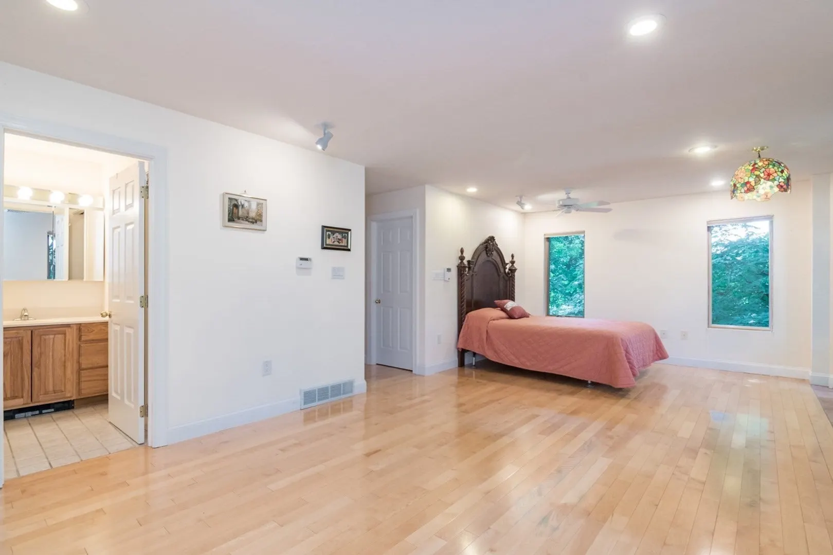 62 Fairview Ave Photo 19