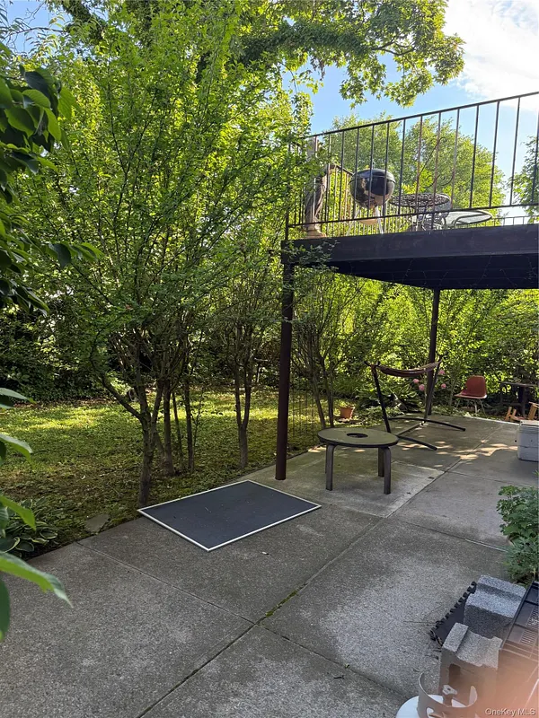 2907 Lafayette Avenue Photo 3