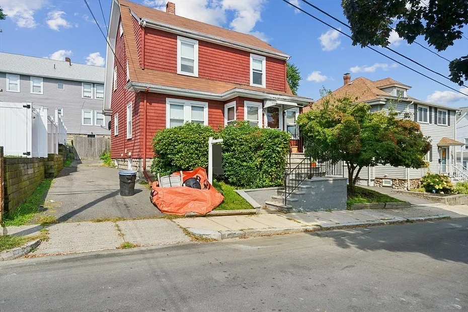 64 Bates Ave Photo 1