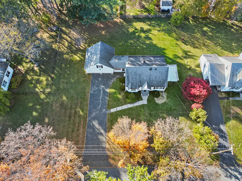 66 Roselyn Dr Photo 39