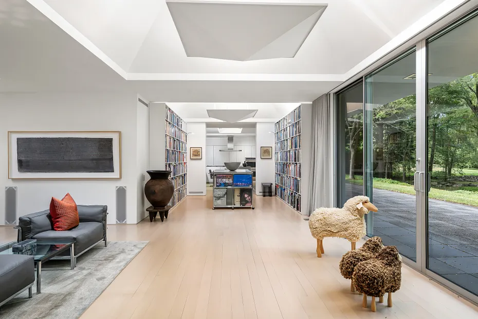565 Oenoke Ridge Photo 11